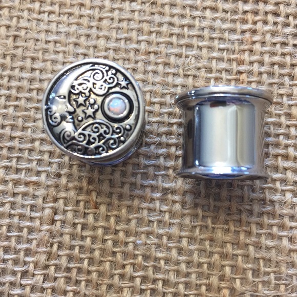 Moon plugs body jewelry - Picture 2 of 3